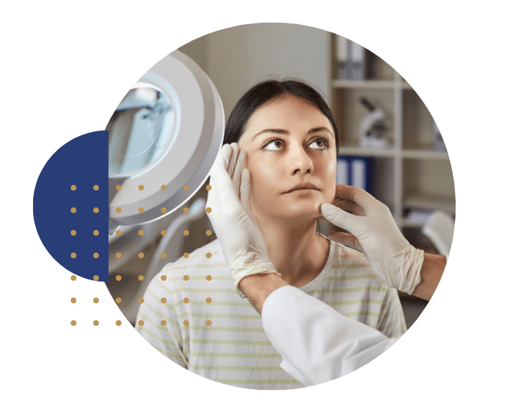 Paciente em consulta de rinoplastia